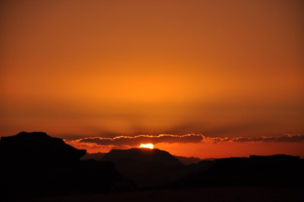 Wadi Rum Starlight Camp Luaran gambar